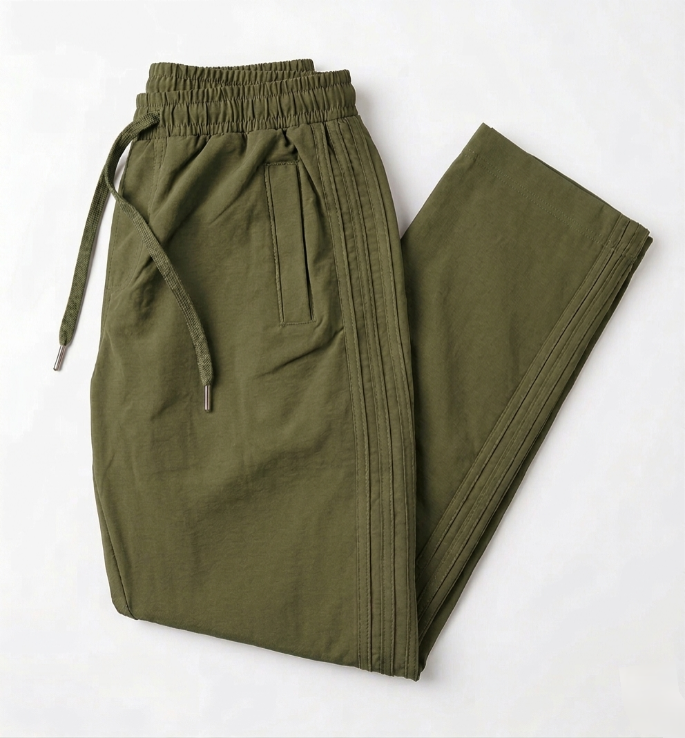 Men's straight-leg pant with side panel