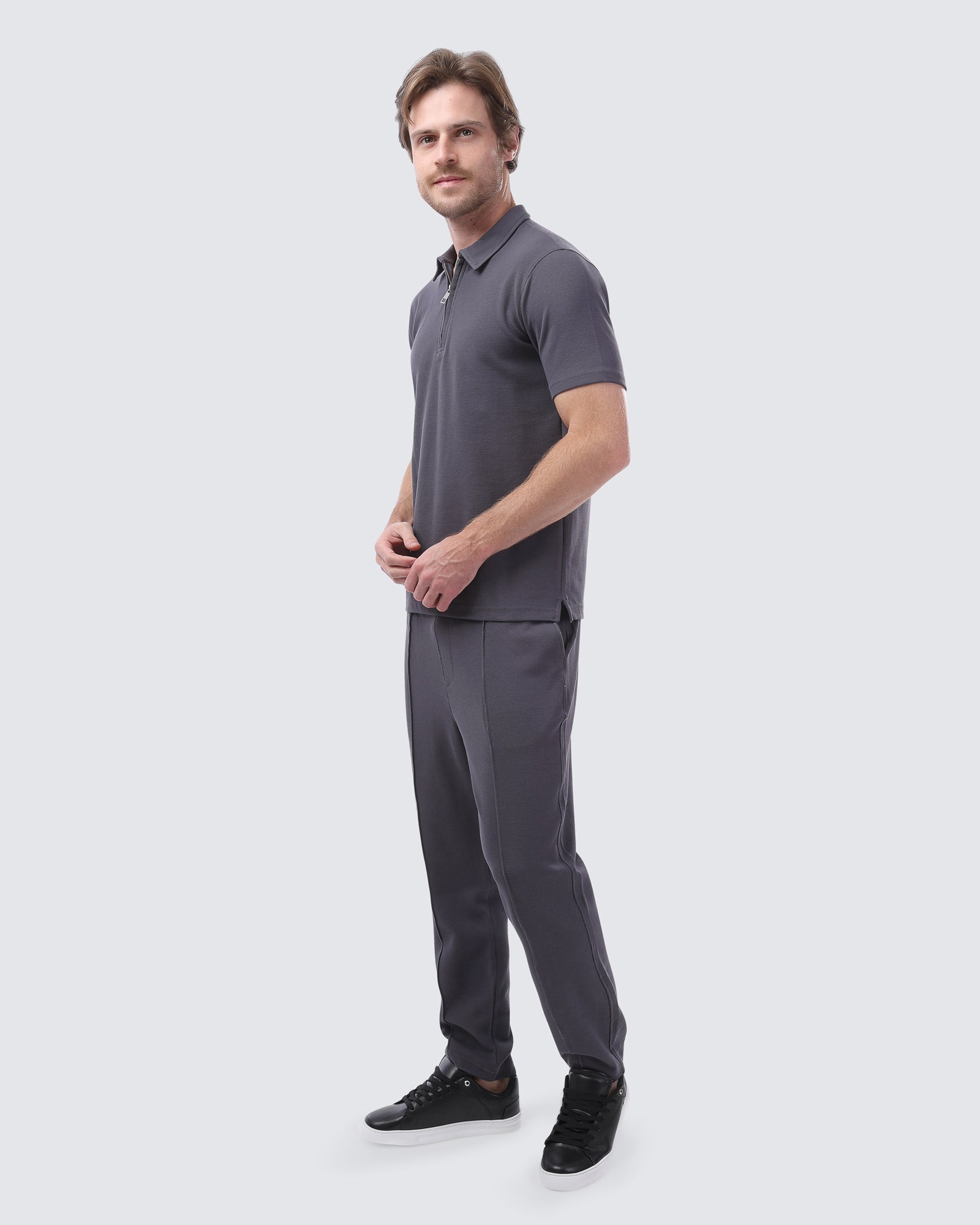 Baskota Suit